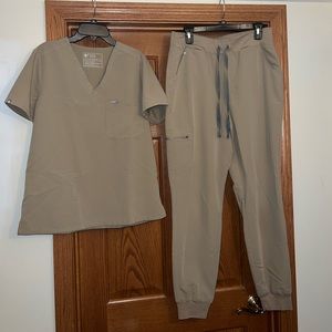 FIGS High-Waisted Zamora Scrub Set in Latte